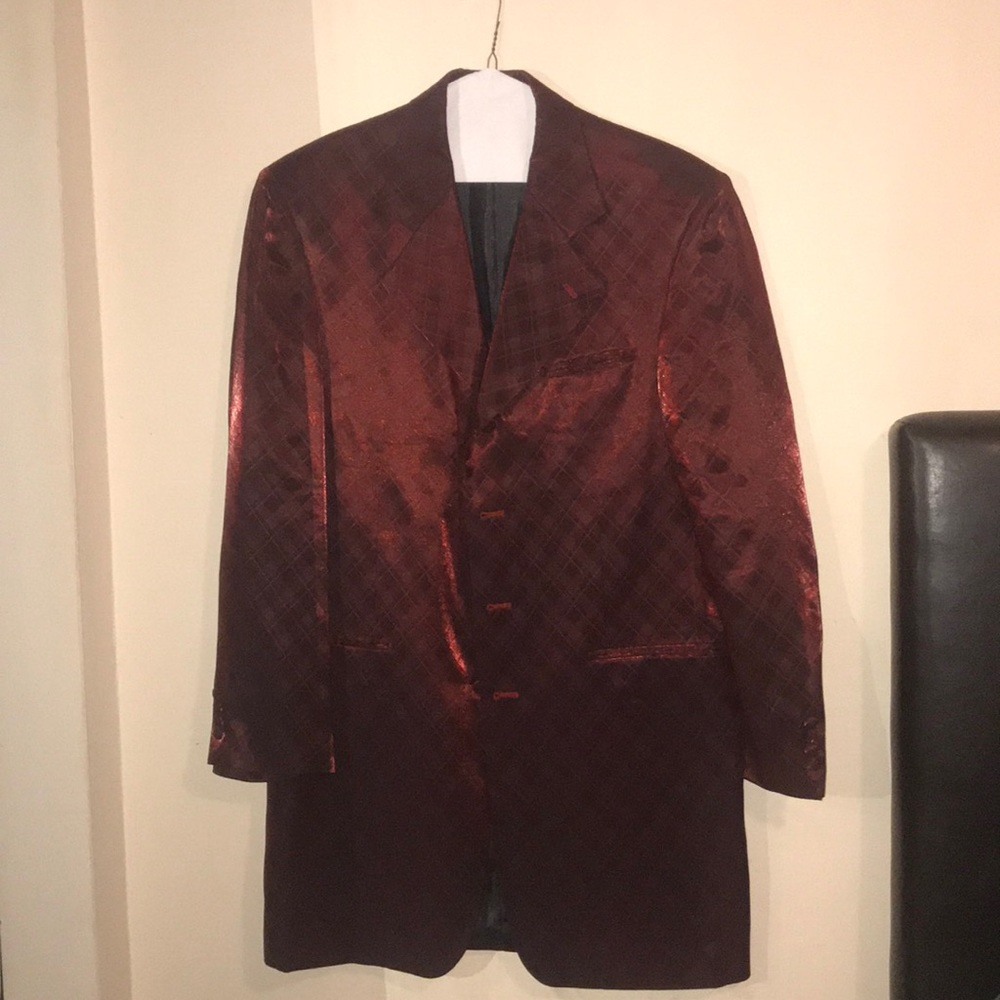 Men’s red metallic size 40R suit